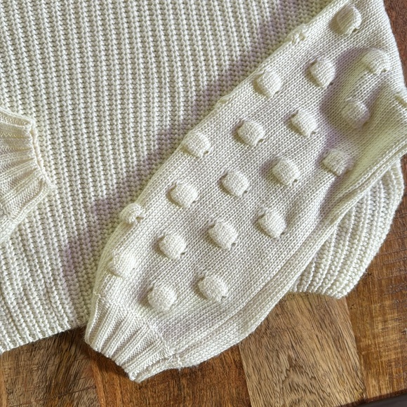 En Créme Dot Sleeve Sweater Size L (stain on sleeve) - Picture 2 of 7